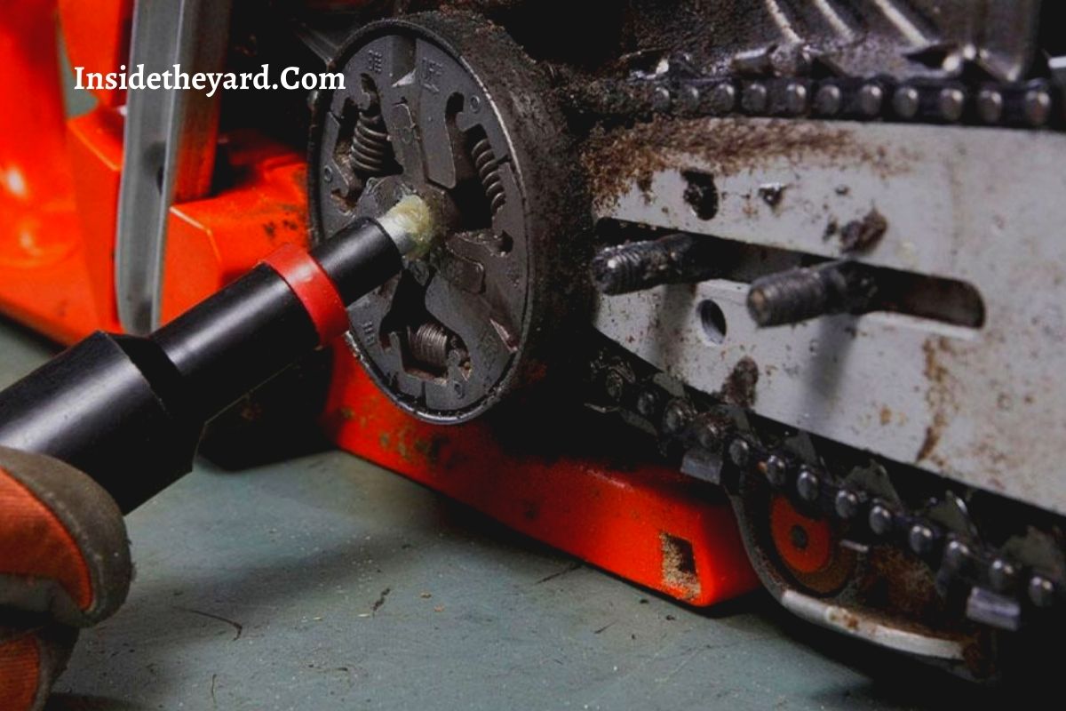 Craftsman Chainsaw Leaking Bar Oil Here's What You Should Do? Inside The Yard