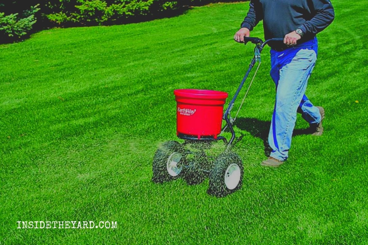 Earthway 2150 Vs 2600 Which Spreader Suits Your Lawn Most? Inside The Yard